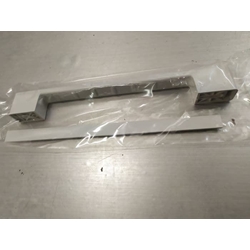 ASA TIRADOR PUERTA CONGELADOR UNIVERSAL, DISTANCIA TORNILLOS 275 MM, 02UN06 - Imagen 1