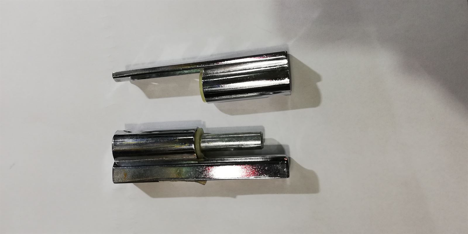 BISAGRA PUERTA FRIGORIFICO BOTELLERO COMERCIAL, LARGO 100MM, ANCHO 18,5MM, AGUJEROS SUJECCION 80/55/25MM, DIAMETRO EJE 10MM,  650239 - Imagen 2