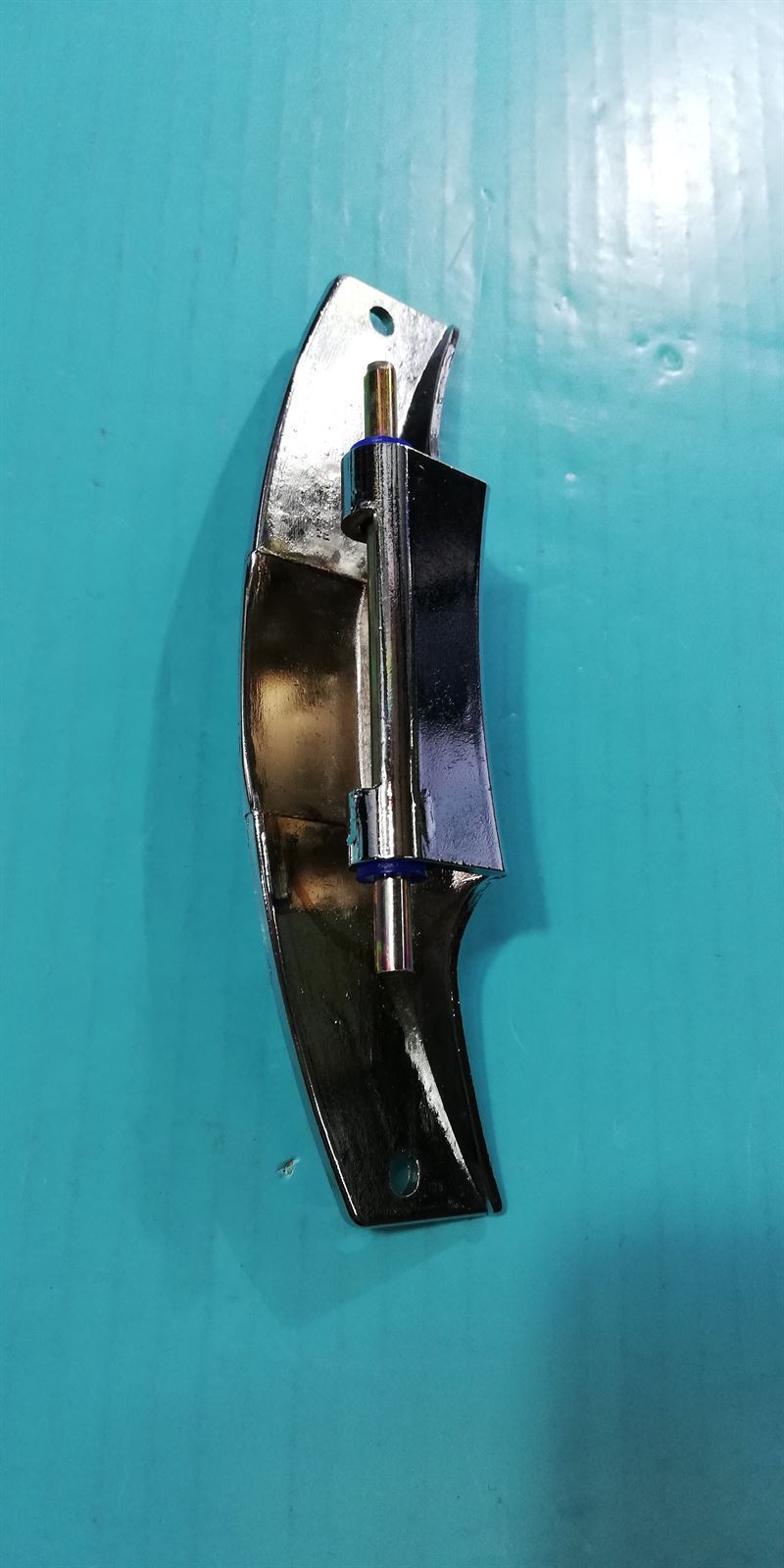 BISAGRA PUERTA LAVADORA BOSCH SIEMENS, largo total 153mm, largo eje 90mm, distancia casquillo 62 mm, distancia pivotes 95mm, distancia agujeros amarre 140mm, 00107638 - Imagen 3