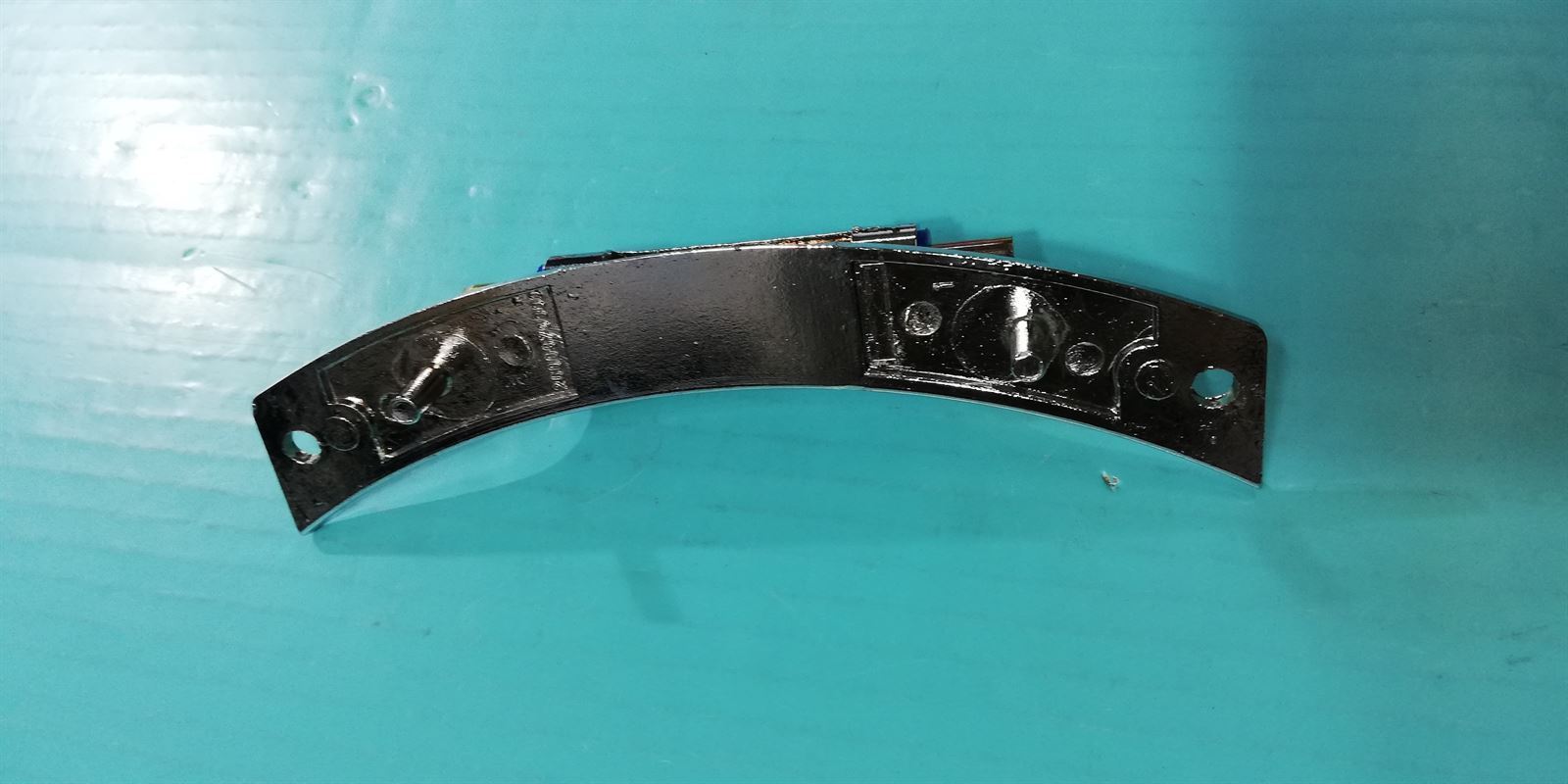 BISAGRA PUERTA LAVADORA BOSCH SIEMENS, largo total 153mm, largo eje 90mm, distancia casquillo 62 mm, distancia pivotes 95mm, distancia agujeros amarre 140mm, 00107638 - Imagen 4