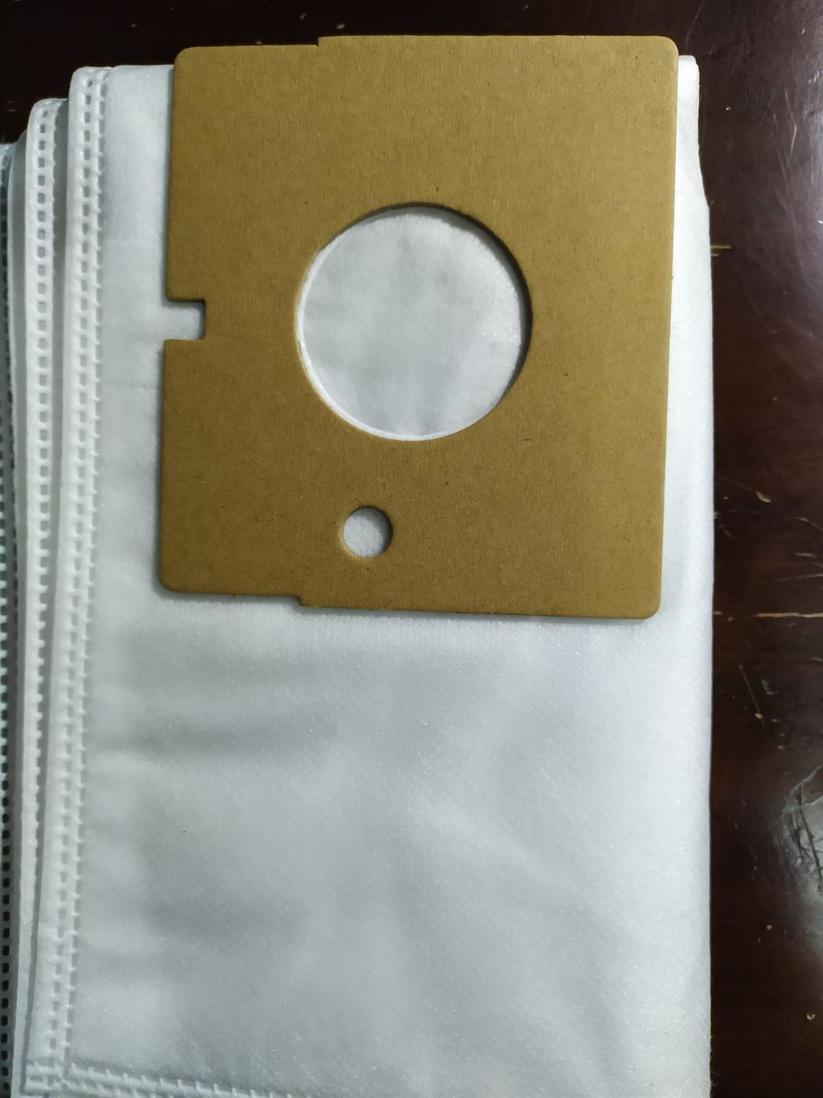 BOLSA ASPIRADOR GOLDSTAR, T-7000, T7100, PAQUETE 4 BOLSAS SINTETICAS, RECAMBIO ALTERNATIVO,  F-669-S - Imagen 1