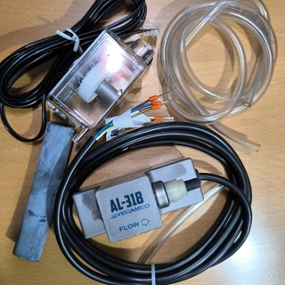 BOMBA CONDESADOS AIRE ACONDICIONADO, BOMBA CON FLOTADOR ARRANCADOR, ALTURA BOMBEO 20 METROS, CAUDAL 8 L/H, 220V,  13UN20 - Imagen 1