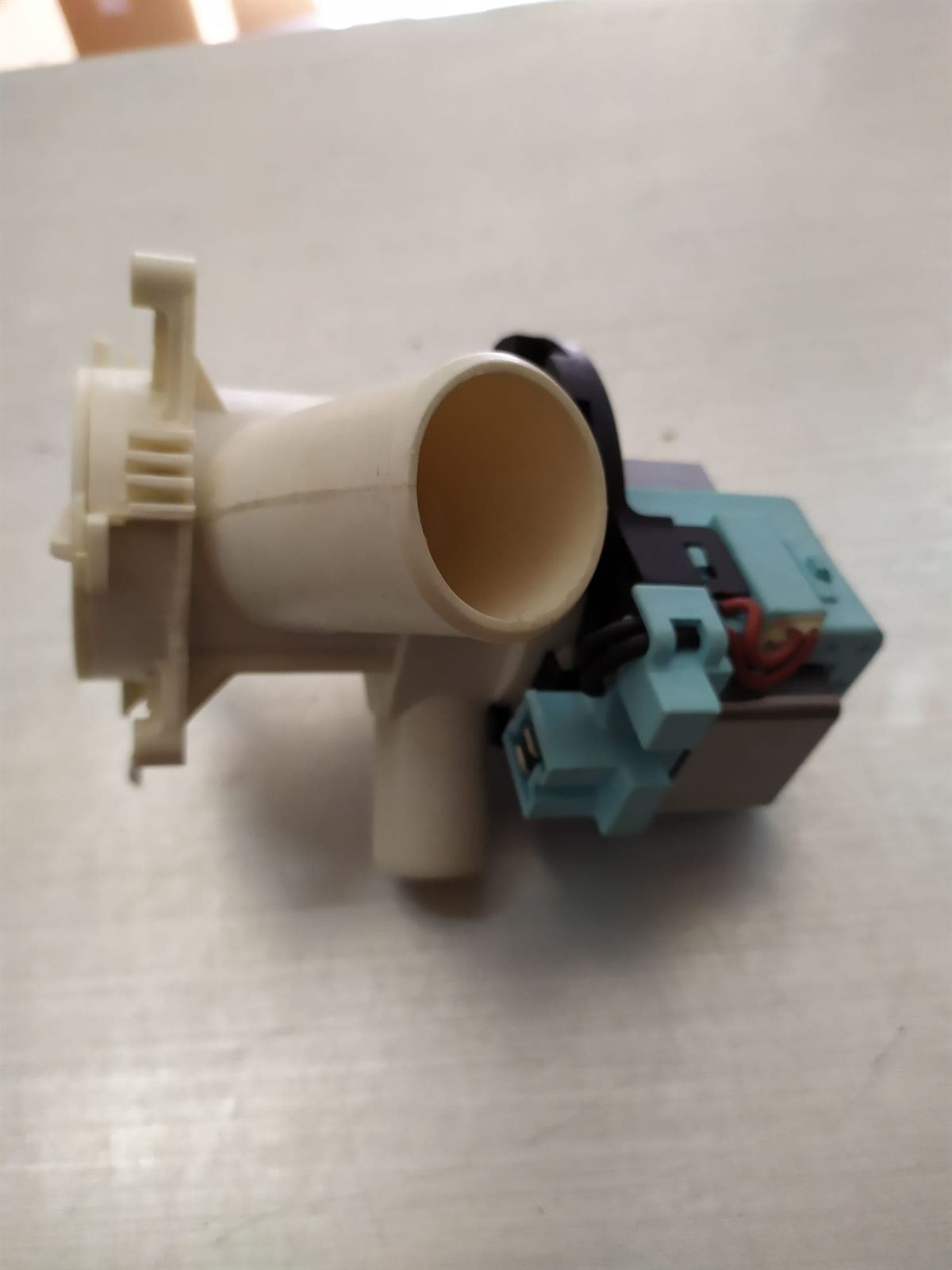 BOMBA DESAGUE LAVADORA BEKO,  2840940100, 63BE0010 - Imagen 1