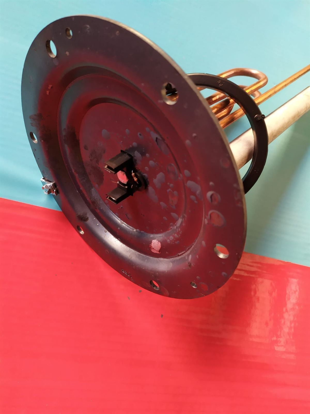BRIDA TERMO THERMOR, SAUTER, ATLANTIC, BRIDA+JUNTA+ANODO+RESISTENCIA, DIAMETRO 197 MM, DISTANCIA AGUJEROS 87MM, DIAMETRO JUNTA 130MM, LARGO ALOJAMIENTO TERMOSTATO 350MM, 2200W, 220V,  060187 - Imagen 1