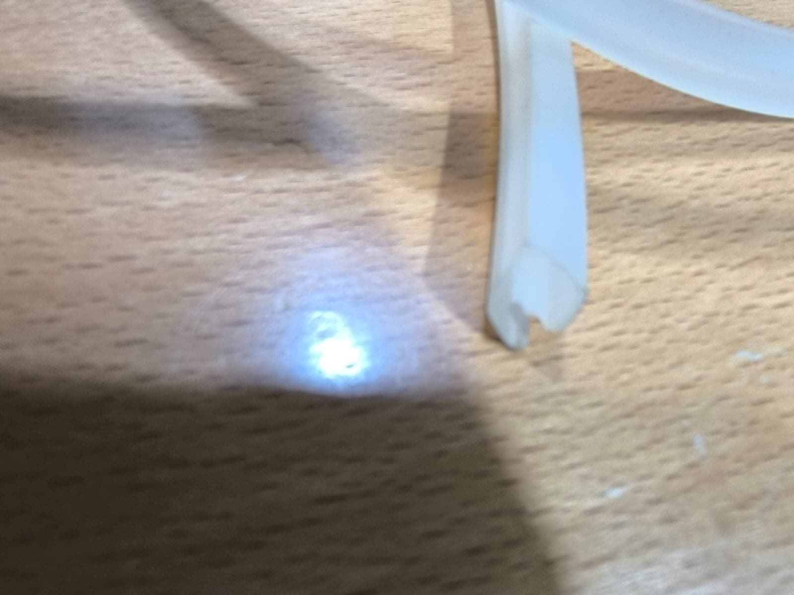 BURLETE TAPA EMBASADORA, 5,5 X 8,5 MM, 1 METRO DE LARGO, MATERIAL SILICONA,  099011 - Imagen 2