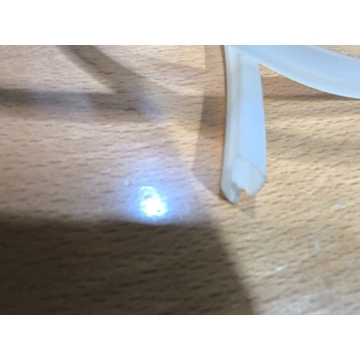 BURLETE TAPA EMBASADORA, 5,5 X 8,5 MM, 1 METRO DE LARGO, MATERIAL SILICONA,  099011 - Imagen 2