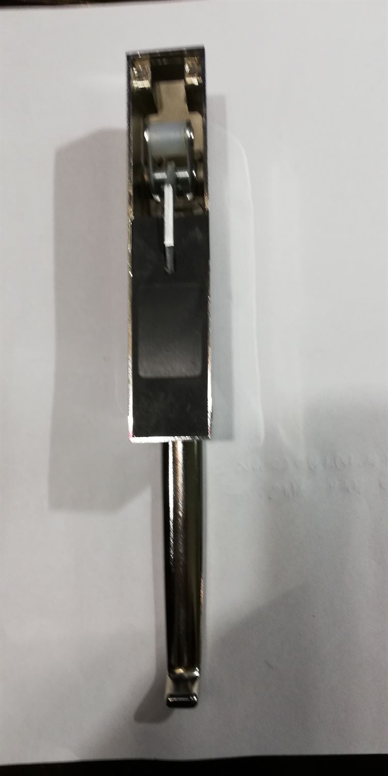 CIERRE PUERTA FRIGORIFICO BOTELLERO, AUTOMATICA DERECHO/IZQUIERDO, SIN NARIZ CIERRE, AGUJEROS AMARRE 120MM, DIAMETRO 5MM, LARGO 230MM, ANCHO 28MM,  A.VF916 - Imagen 2