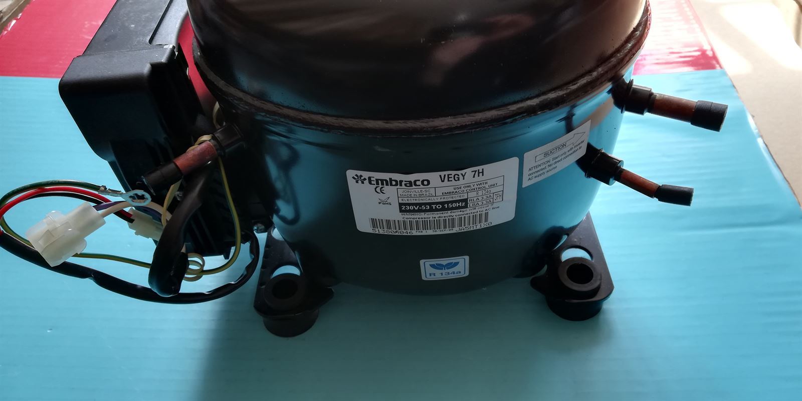 COMPRESOR FRIGORIFICO INVERTER ELECTROLUX, AEG, ZANUSSI, CON ARRANCADOR, R134, 1/3 CV, EMBRACO, 220v, 150Hz, 53039183099 - Imagen 1