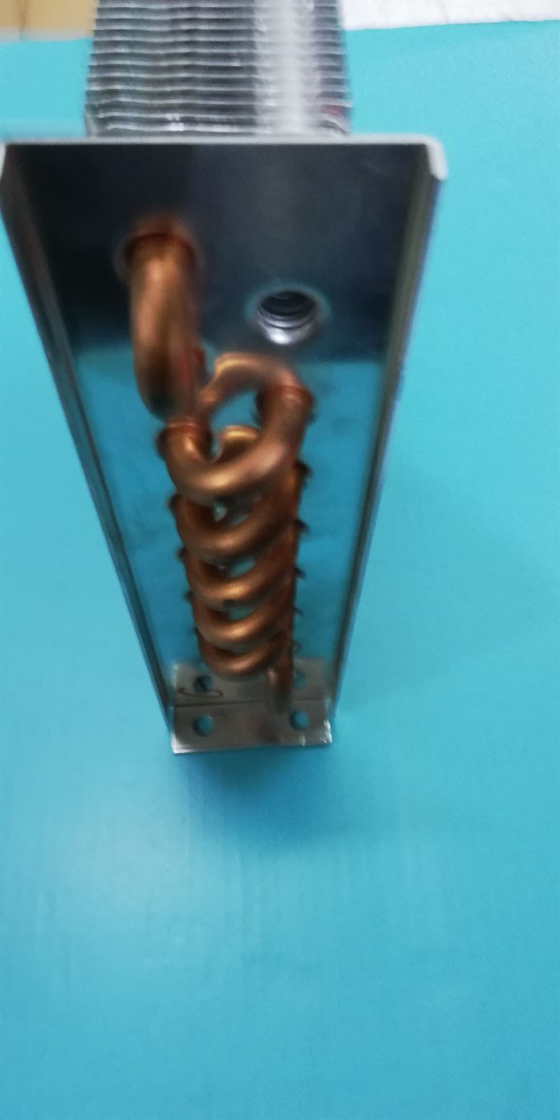 CONDENSADOR AIRE PARA FRIGORIFICO, RENDIMIENTO 630W, PALA 200MM, 270X200X65MM, AT-14, 312054 - Imagen 4