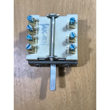 CONMUTADOR COCINA ELECTRICA INDUSTRIAL, 4 LEVAS, 4 POSICIONES, 2 POLOS, 16 A, EJE 6/4,6 MM, 300023 - Imagen 2