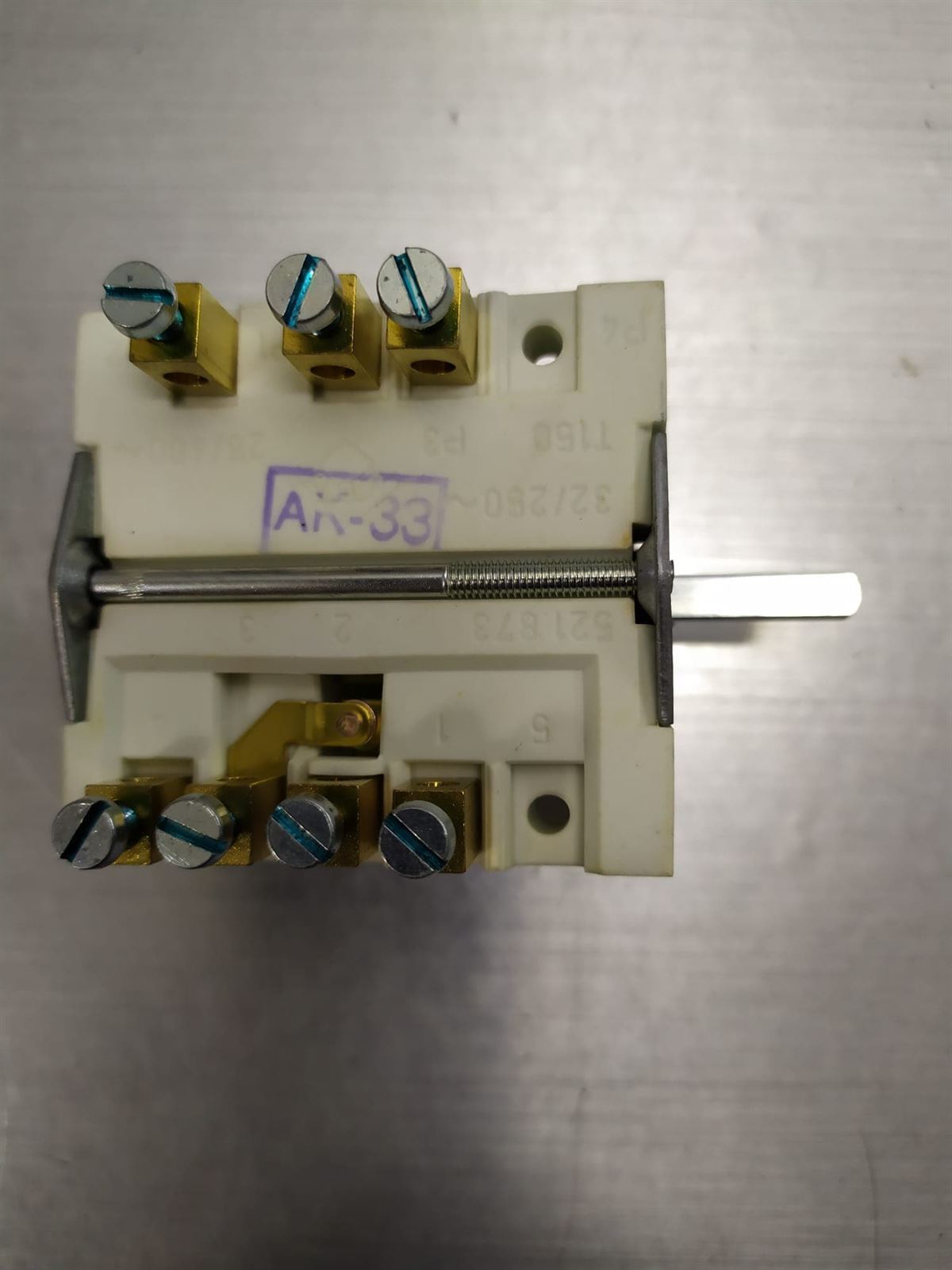 CONMUTADOR COCINA ELECTRICA INDUSTRIAL, ZANUSSI, GIRATORIO, 30 A, 4 POSICIONES, 4 LEVAS,  88/64/60/43 mm, EJE 6/4,5/24MM, 019239 - Imagen 3