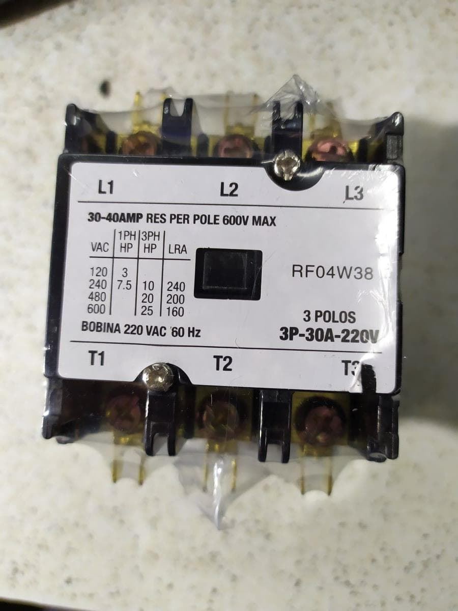 CONTACTOR TRIFASICO 30 AMPERIOS BOBINA 220V 16UN1017, RF04W38 - Imagen 1