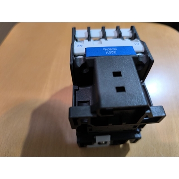 CONTACTOR TRIFASICO, 40A, 380V, BOBINA 220V, 50/60Hz, 11KW, CONTACTO AUXILIAR NORMAL ABIERTO, CJX2-2510 - Imagen 1