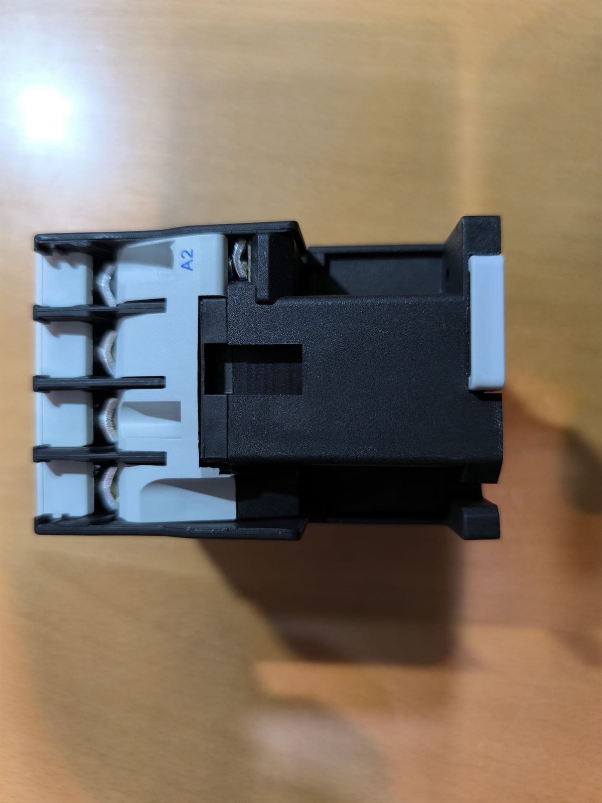 CONTACTOR TRIFASICO, 40A, 380V, BOBINA 220V, 50/60Hz, 11KW, CONTACTO AUXILIAR NORMAL ABIERTO, CJX2-2510 - Imagen 2