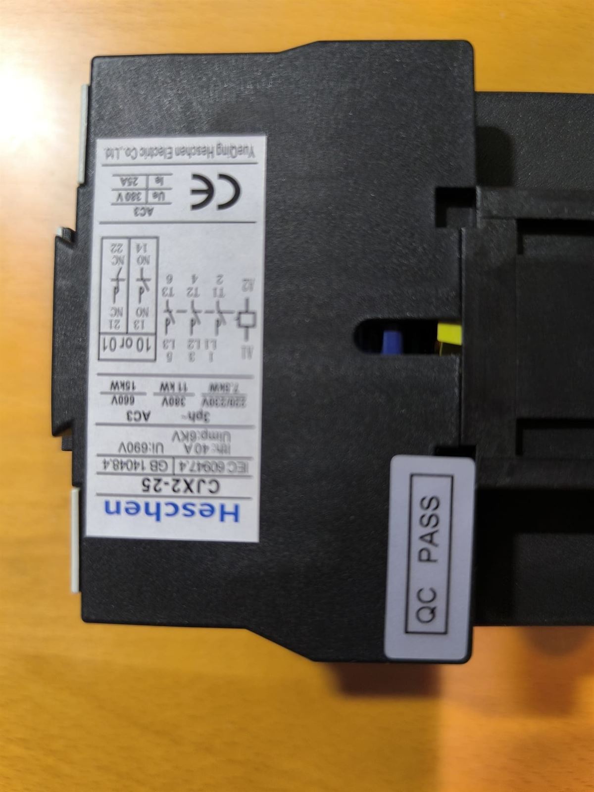 CONTACTOR TRIFASICO, 40A, 380V, BOBINA 220V, 50/60Hz, 11KW, CONTACTO AUXILIAR NORMAL ABIERTO, CJX2-2510 - Imagen 3