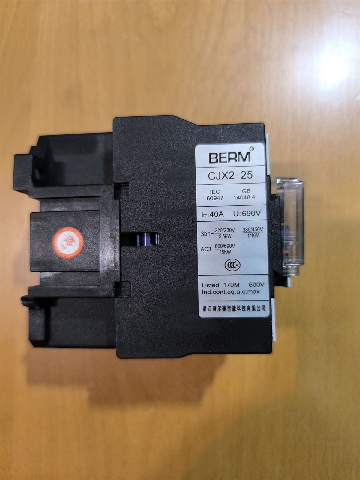 CONTACTOR TRIFASICO, 40A, 380V, BOBINA 220V, 50/60Hz, 11KW, CONTACTO AUXILIAR NORMAL CERRADO,  CJX2 - Imagen 1