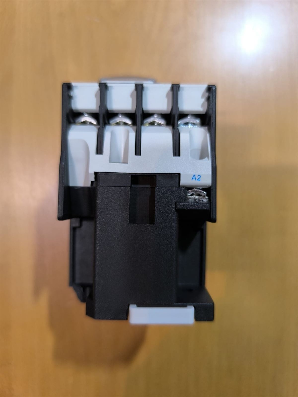 CONTACTOR TRIFASICO, 40A, 380V, BOBINA 220V, 50/60Hz, 11KW, CONTACTO AUXILIAR NORMAL CERRADO,  CJX2 - Imagen 2