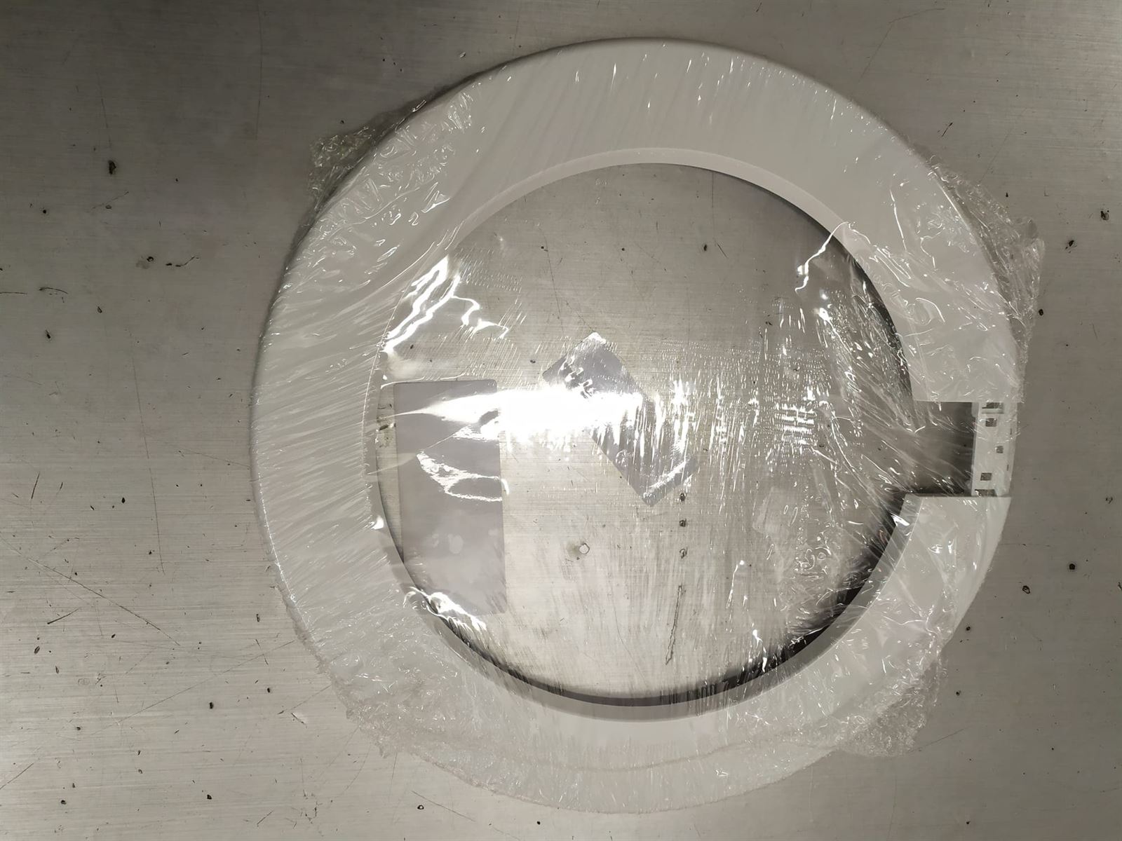 CORNISA ANTERIOR PUERTA LAVADORA ZANUSSI, AEG,  1240121705 - Imagen 2