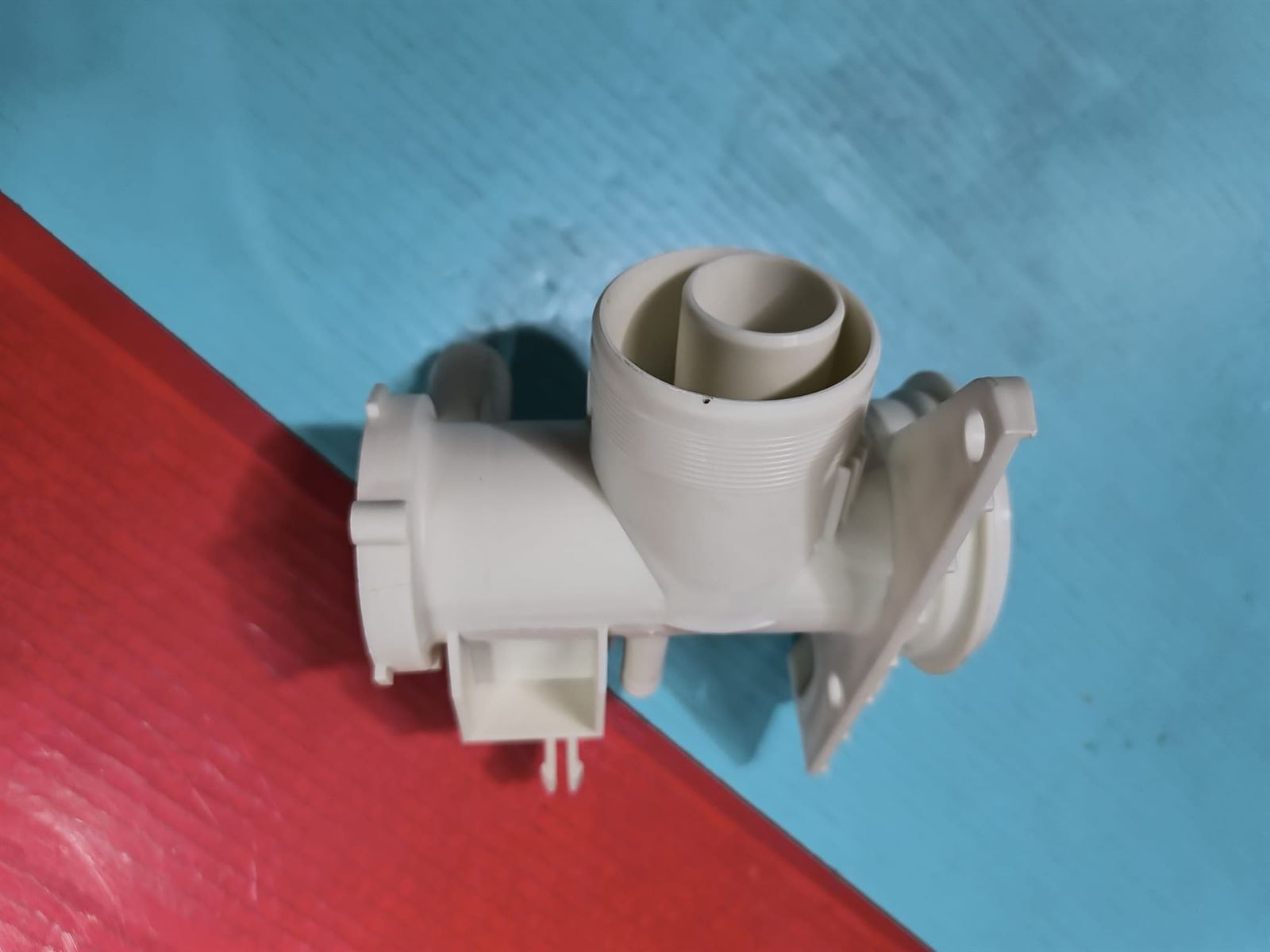 CUERPO BOMBA LAVADORA AEG, ELECTROLUX, ZANUSSI, L11842VIT, 1325624219 - Imagen 2