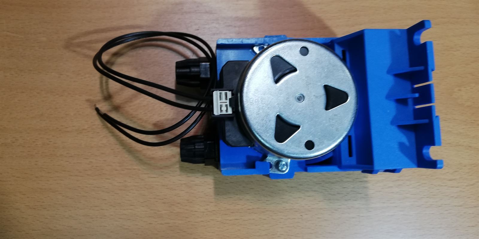 DOSIFICADOR DETERGENTE LAVAVAJILLAS, SIN REGULACIÓN, 1,5 L/H, 230 V, TUBO 4X6 MM,   361098 - Imagen 2