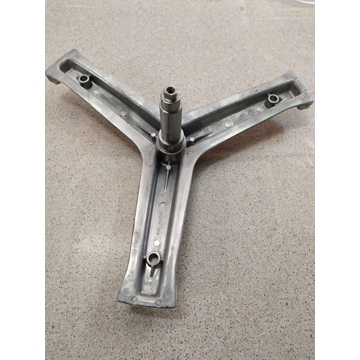 EJE CESTO LAVADORA HAIER, largo brazo extremo al centro del eje 240mm, diametro eje 30/35 mm, largo eje 118mm, casquillo 40x19mm, polea 17x13x10mm, distancia tornillos amarre 44 mm, rosca M8, 49051869,  20100583 - Imagen 2