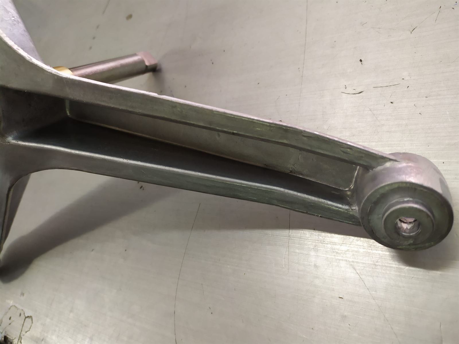 Eje cesto lavadora Zanussi 500rpm, eje 17mm, casquillo22x14mm, largo106mm,  311061599008, 2274750061 - Imagen 3