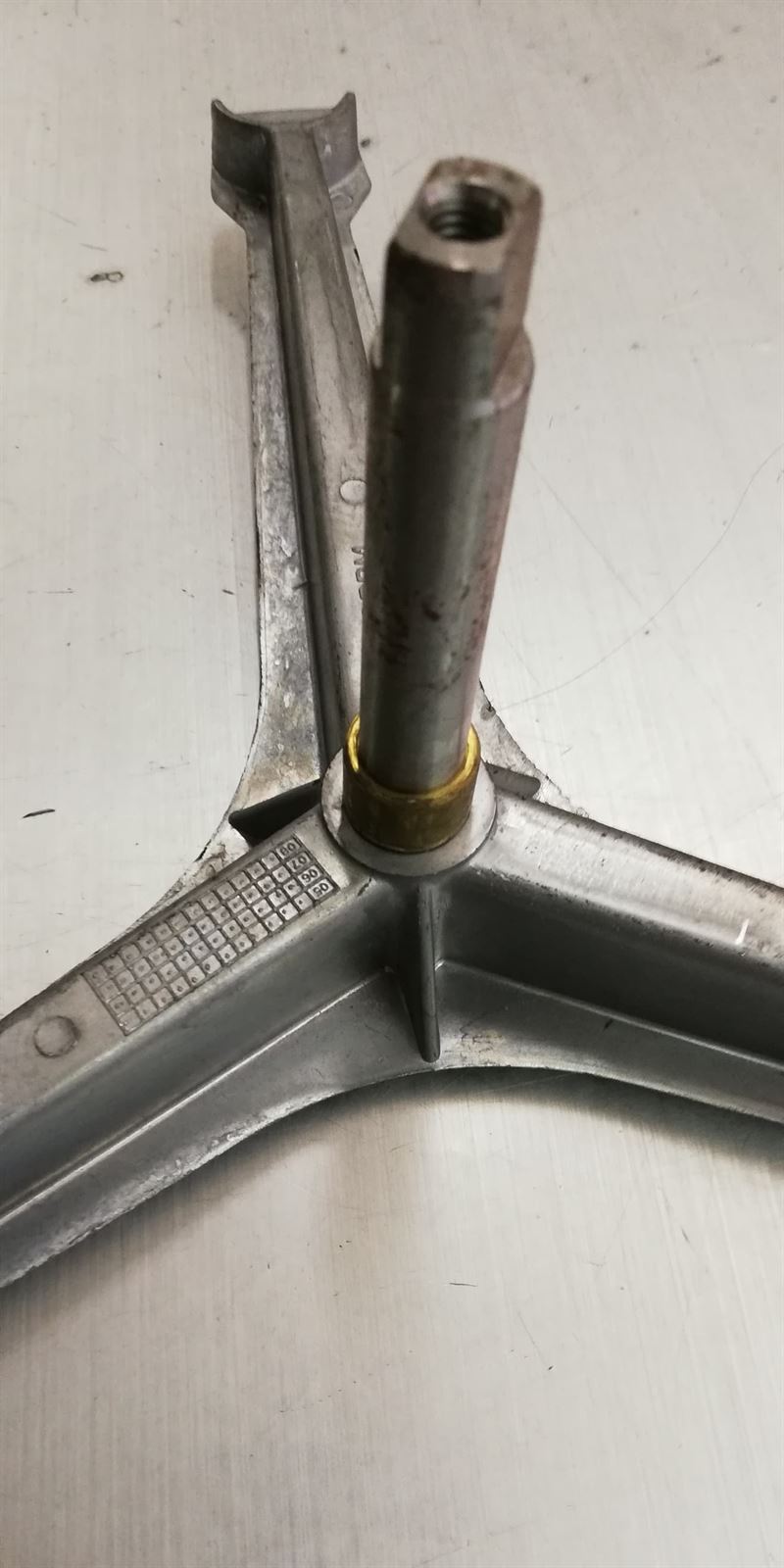 EJE CESTO LAVADORA ZANUSSI, LONGITUD 109/220MM, EJE 17MM, CASQUILLO 22MM, POLEA 17X11X15, ROSCA M8, 600RPM,  2274750113 - Imagen 4