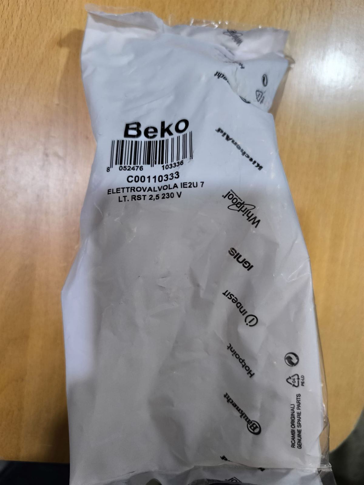 ELECTROVALVULA 2 VIAS LAVADORA INDESIT, BEKO, ENTRADA 3/4 SALIDA 10 MM 90º, 220 V, RECAMBIO ORIGINAL, C00110333, 482000022813 - Imagen 2