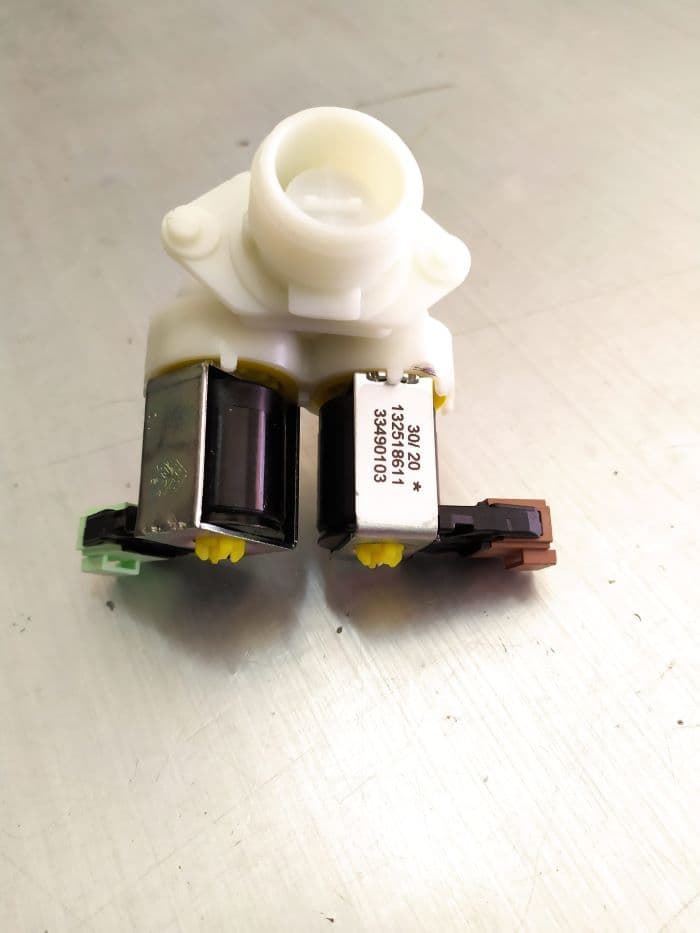 ELECTROVALVULA LAVADORA ZANUSSI, ZWH6125, CALIDAD ALTERNATIVA, 220V, 3/4, 12/14MM, 180º,  1268833108, 1268833116 - Imagen 2