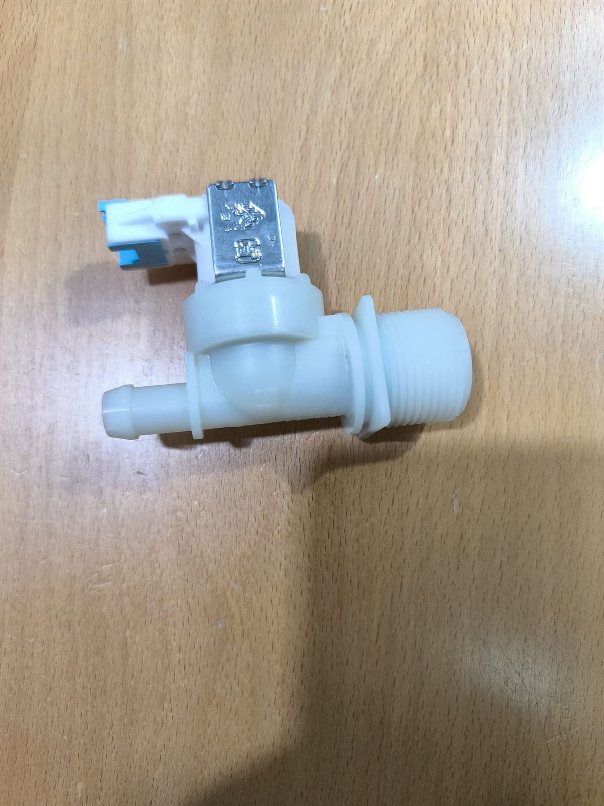 ELECTROVALVULA LAVAVAJILLAS BEKO, 1 VIA, 220V, 180º, ENTRDA 3/4, SALIDA 12MM, RECAMBIO ALTERNATIVO, C00273883 - Imagen 1