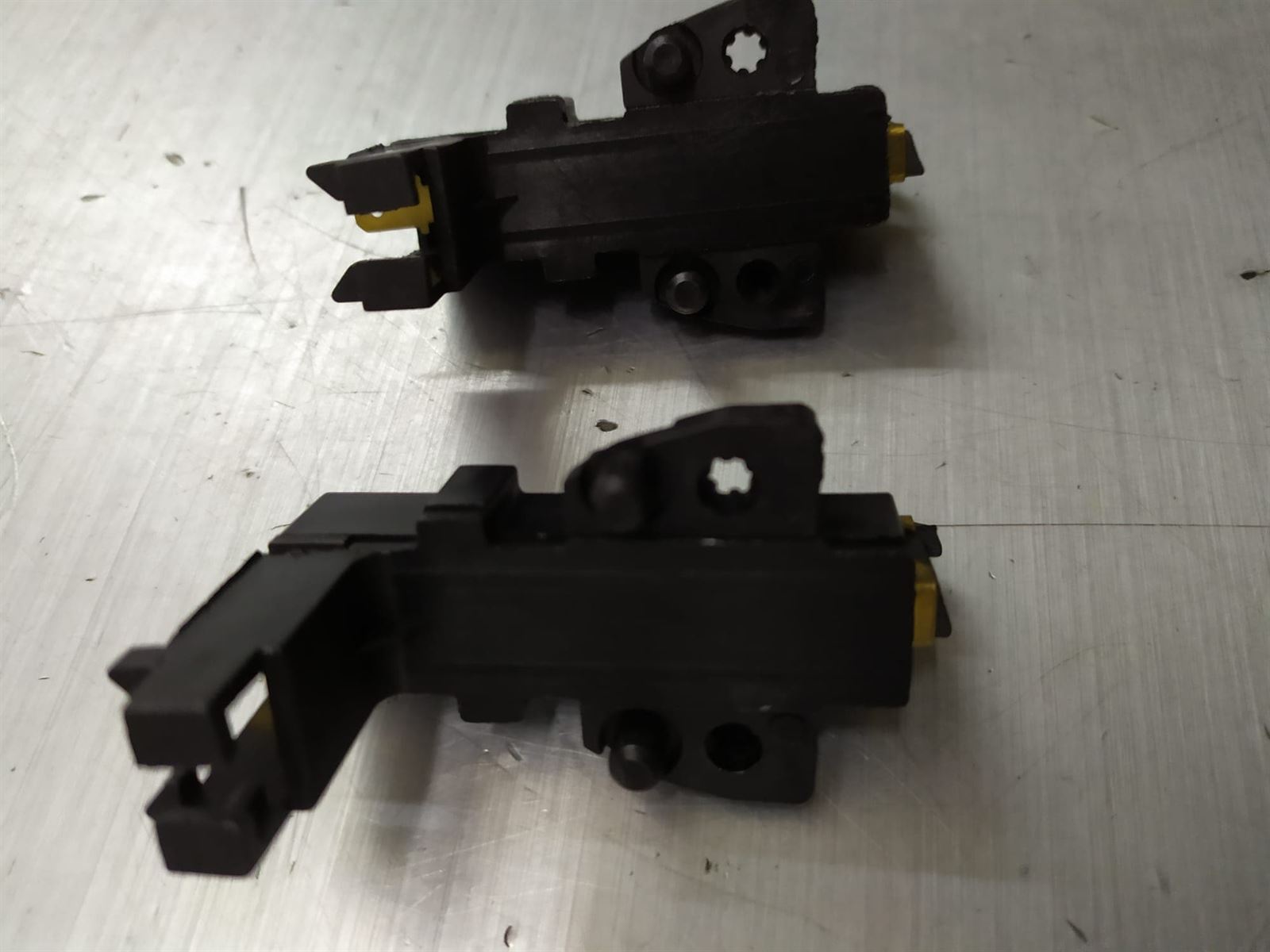 ESCOBILLAS MOTOR LAVADORA WHIRLPOOL, 4,9X13,6X32 MM, TERMINAL 4,8 MM,  KIT DE 2 UNIDADES,  481236248004 - Imagen 2