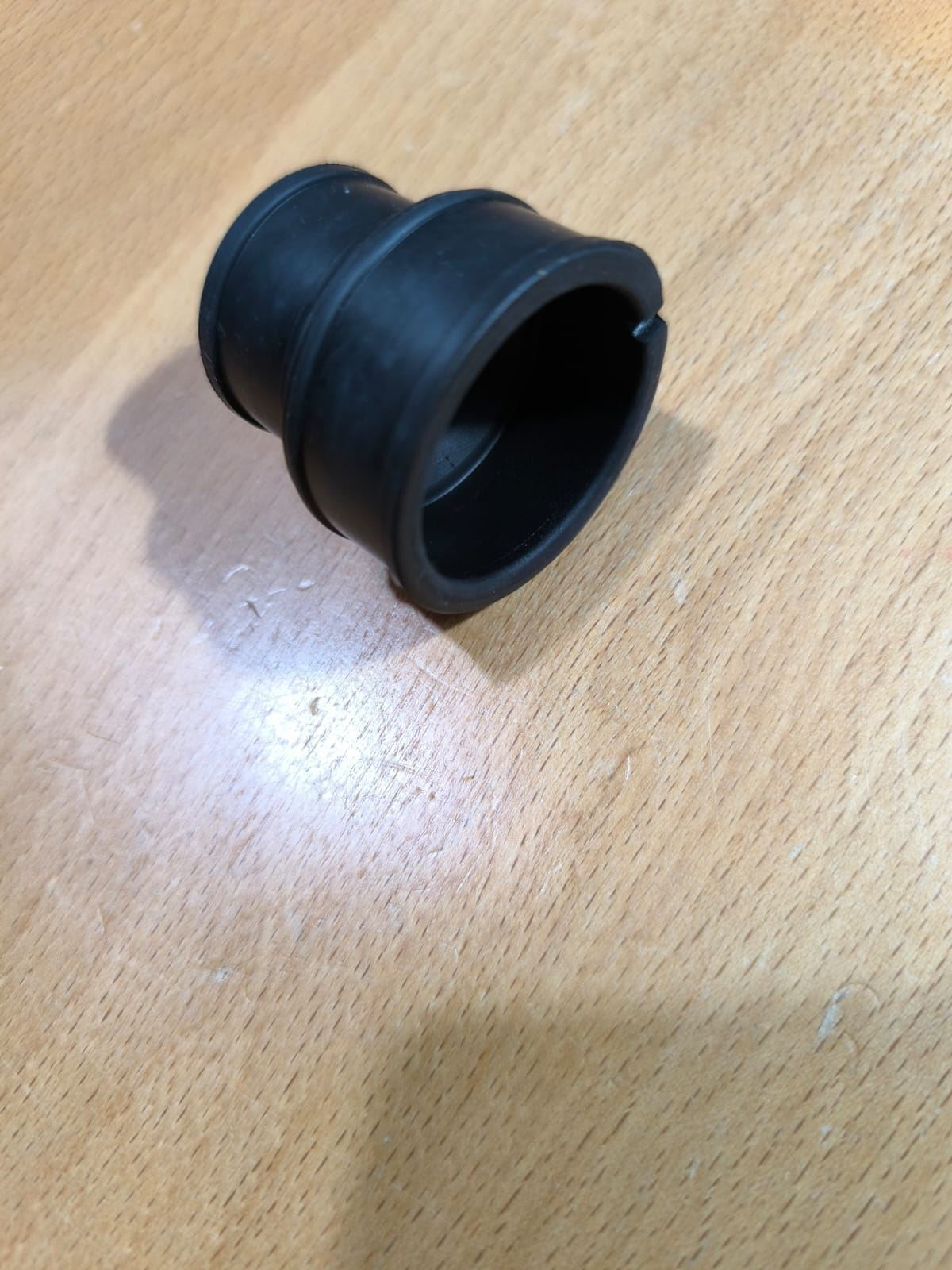 GOMA ASPIRACION MOTOBOMBA LAVADO LAVAVAJILLAS INDESIT, DIAMETRO INTERIOR 30/23 MM, LARGO35MM,4820000005607 - Imagen 1