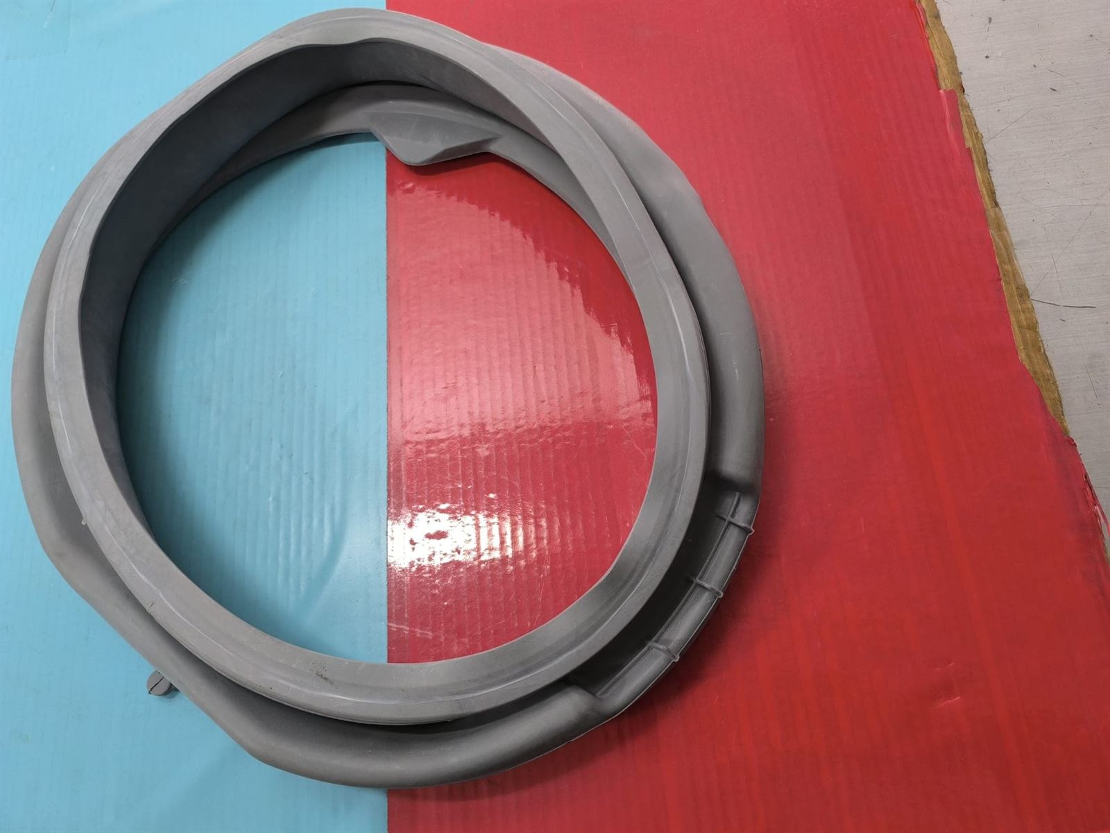GOMA PUERTA LAVADORA ARISTON, INDESIT, AQUALIS 8 KG, LADO CUBA 400MM, LADO MUEBLE 370MM, CON TETON SIN IRIS, 100430036 - Imagen 2