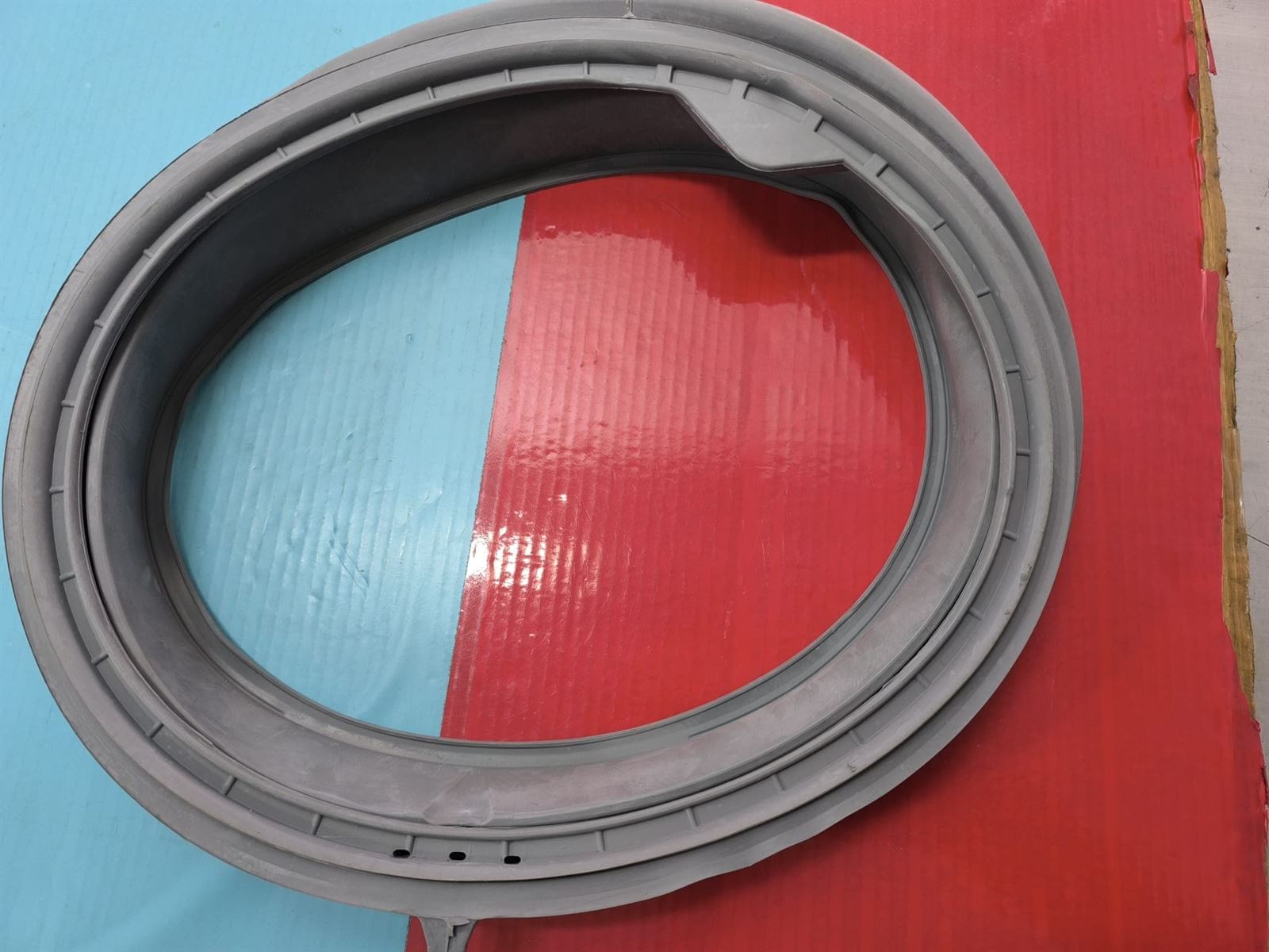 GOMA PUERTA LAVADORA ARISTON, INDESIT, AQUALIS 8 KG, LADO CUBA 400MM, LADO MUEBLE 370MM, CON TETON SIN IRIS, 100430036 - Imagen 3