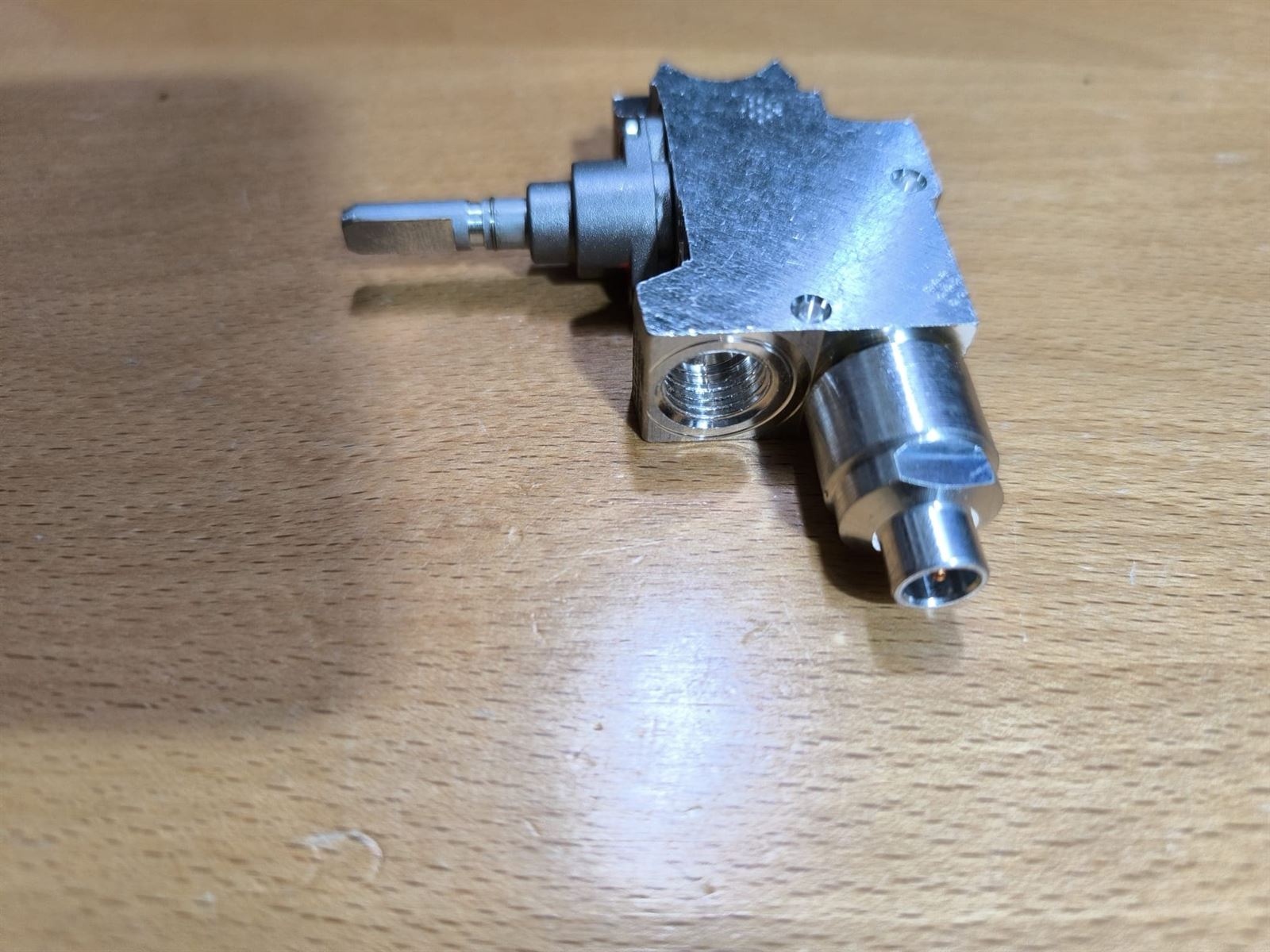 GRIFO GAS COCINA BEKO, RECAMBIO ORIGINAL,  C00876185 - Imagen 2