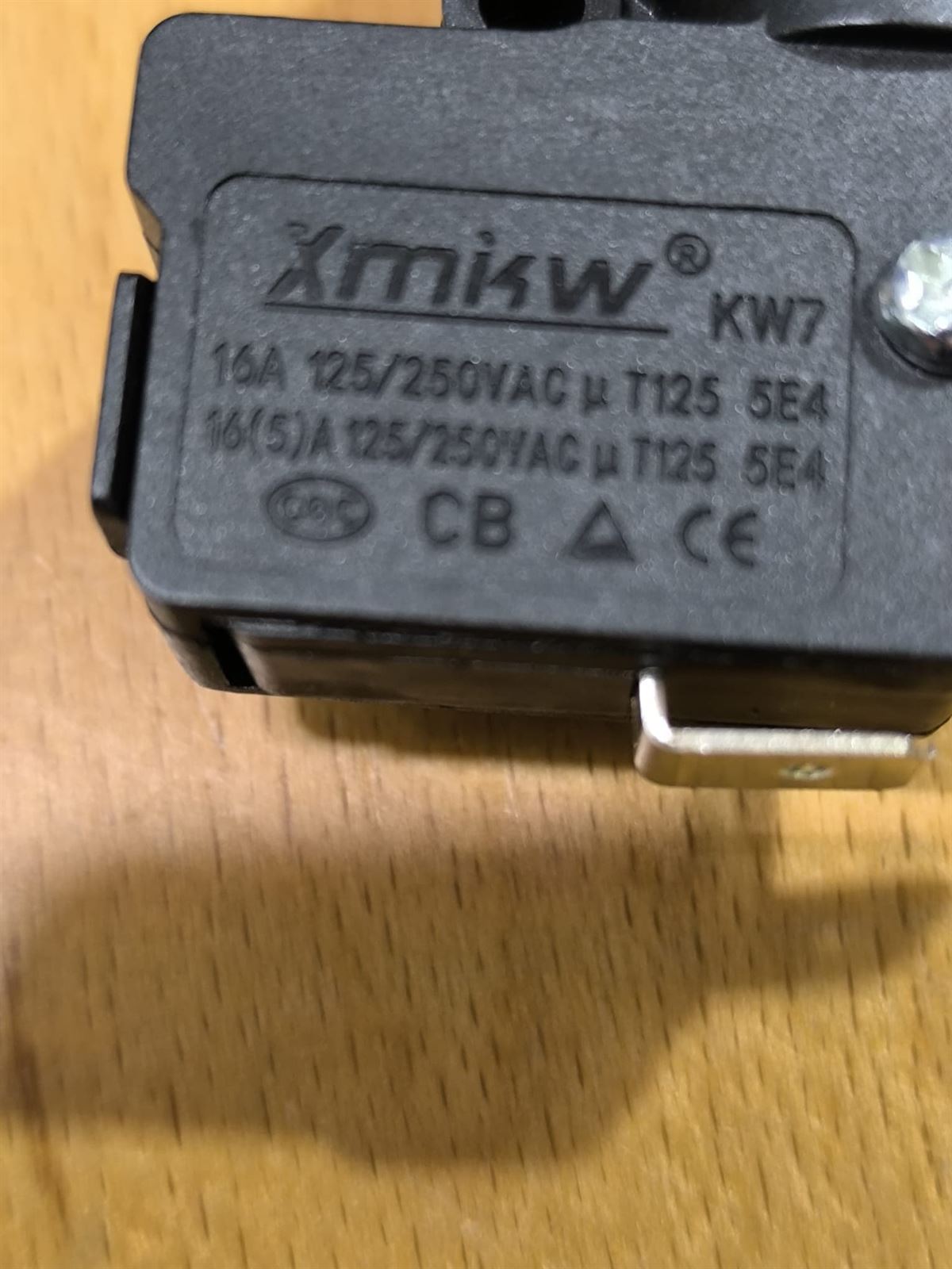 INTERRUPTOR DE BOLA PARA ESTUFAS GAS, 15A, 230V, SEGURIDAD CONTRA VUELCO, 76L4457A - Imagen 2