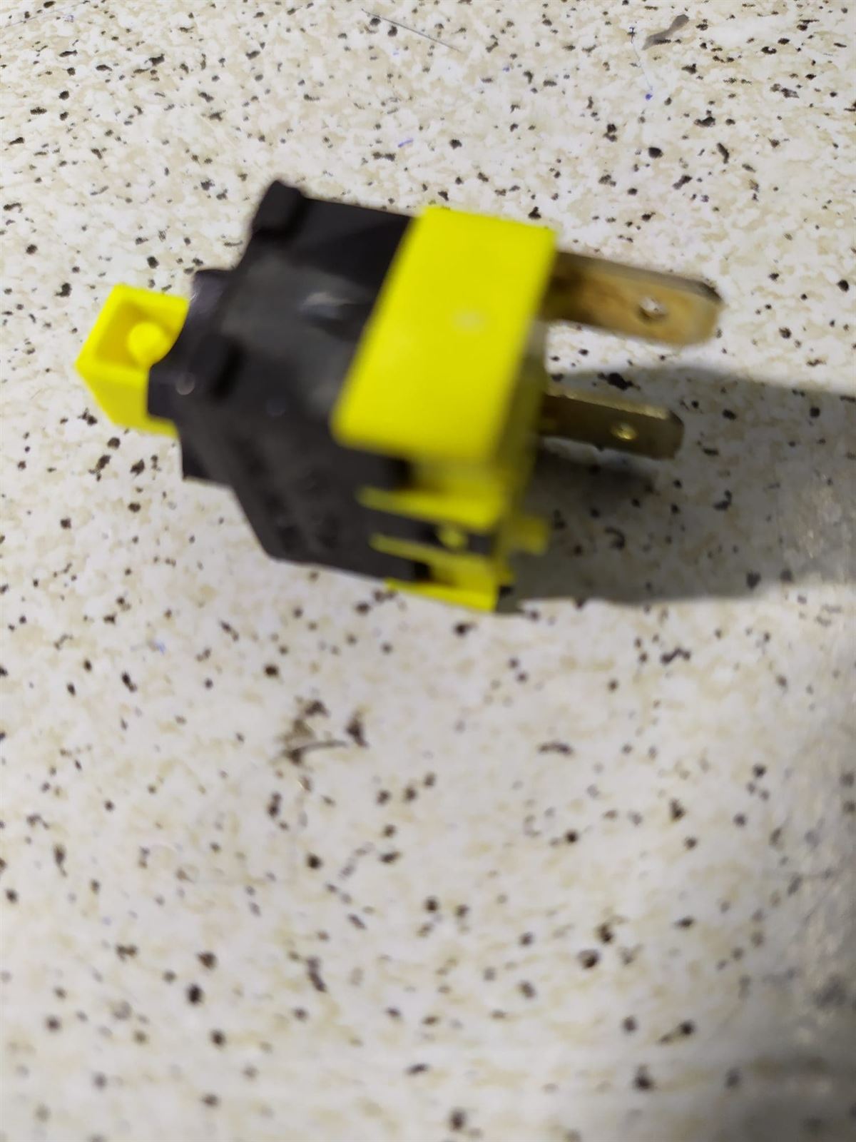 INTERRUPTOR LAVADORA LAVAVAJILLAS, ENCENDIDO, 16 AMPERIOS,  1 CONTACTOS, 220V, H561099 - Imagen 1