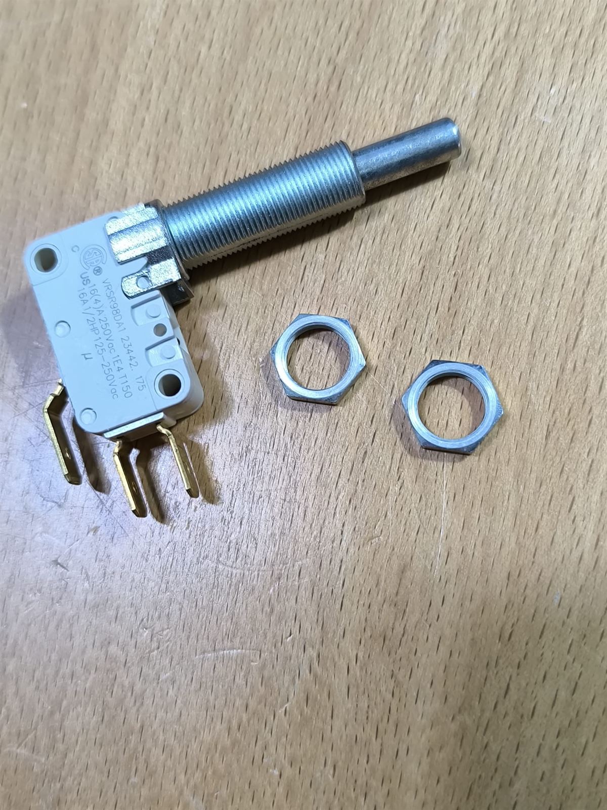 INTERRUPTOR PUERTA HORNO DOBRA, 16A, 250 V, 1 CONTACTO CONMUTADO, A25237 - Imagen 1