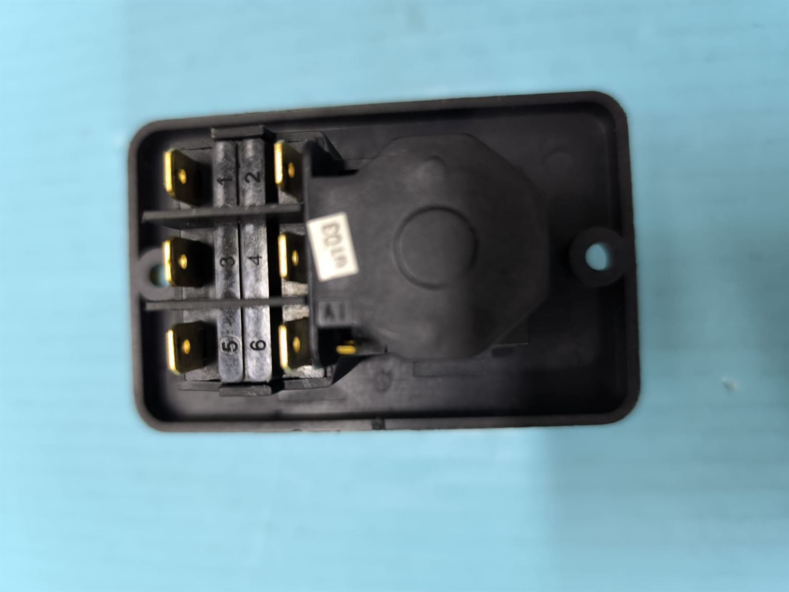 INTERRUPTOR TRIFASICO MARCHA PARO, 6 AMPERES, 400V, KJD18 - Imagen 4