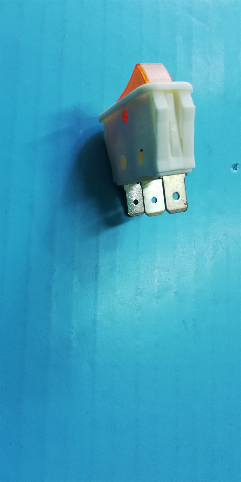 INTERRUPTOR UNIVERSAL LUMINOSO, AMBAR, 10A, 250V, 1 POLO,  A.V160 - Imagen 1