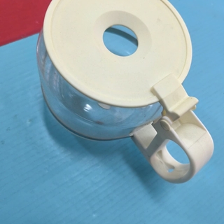 JARRA CAFETERA SOLAC, CON TAPA, BLANCA, DIAMETRO 100/140MM, ALTO 125MM, 100140125 - Imagen 1