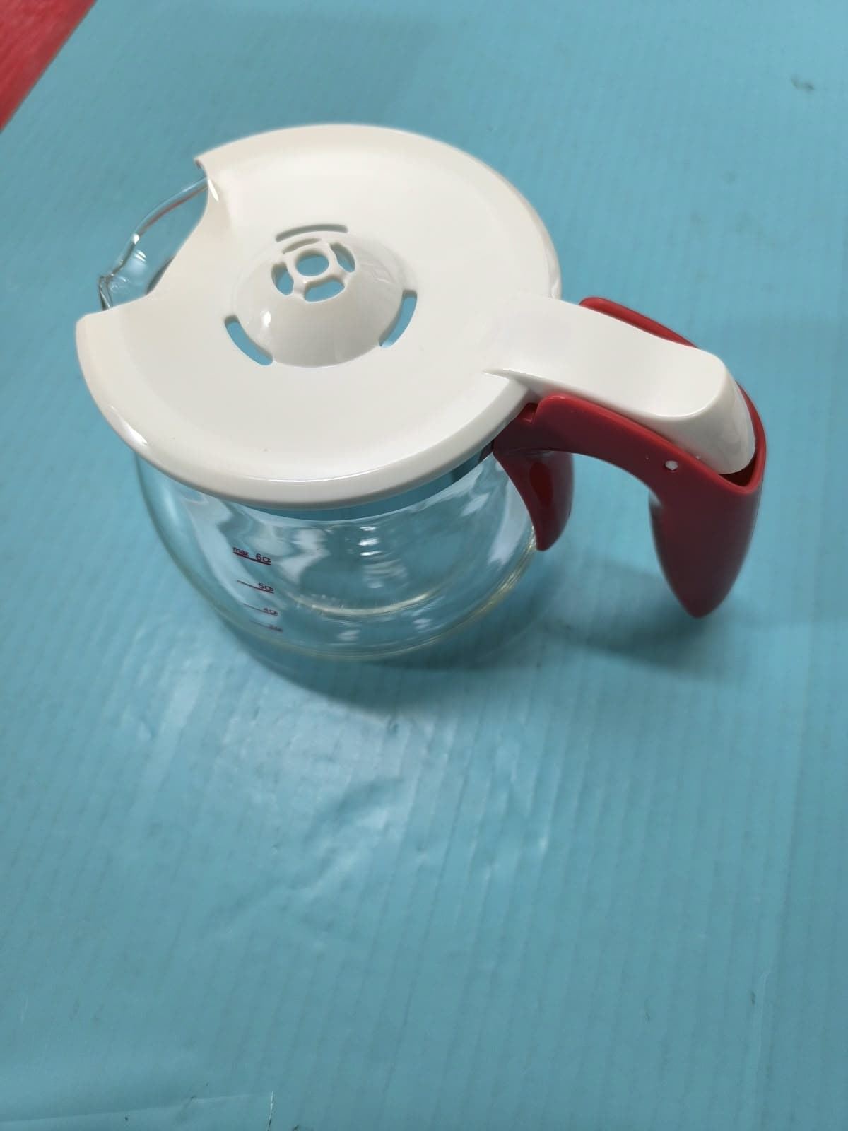 JARRA CAFETERA UFESA, DIAMETRO 90/120MM, ALTO 110MM, BLANCA/ROJA, CON TAPA, CG7213 - Imagen 1