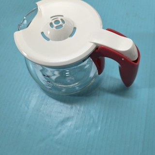 JARRA CAFETERA UFESA, DIAMETRO 90/120MM, ALTO 110MM, BLANCA/ROJA, CON TAPA, CG7213 - Imagen 1