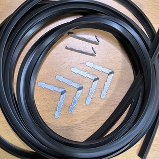 JUNTA PUERTA HORNO ESTANDAR, VALIDA VARIAS MARCAS, HACER A MEDIDA, LARGO 3200MM, ANCHO 11MM, ALTO 8MM,  6 GANCHOS,  A4260000010 - Imagen 1