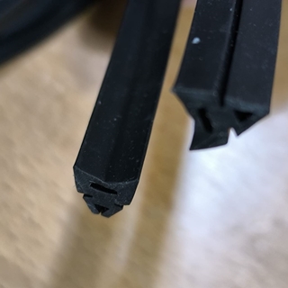 JUNTA PUERTA HORNO ESTANDAR, VALIDA VARIAS MARCAS, HACER A MEDIDA, LARGO 3200MM, ANCHO 11MM, ALTO 8MM,  6 GANCHOS,  A4260000010 - Imagen 2