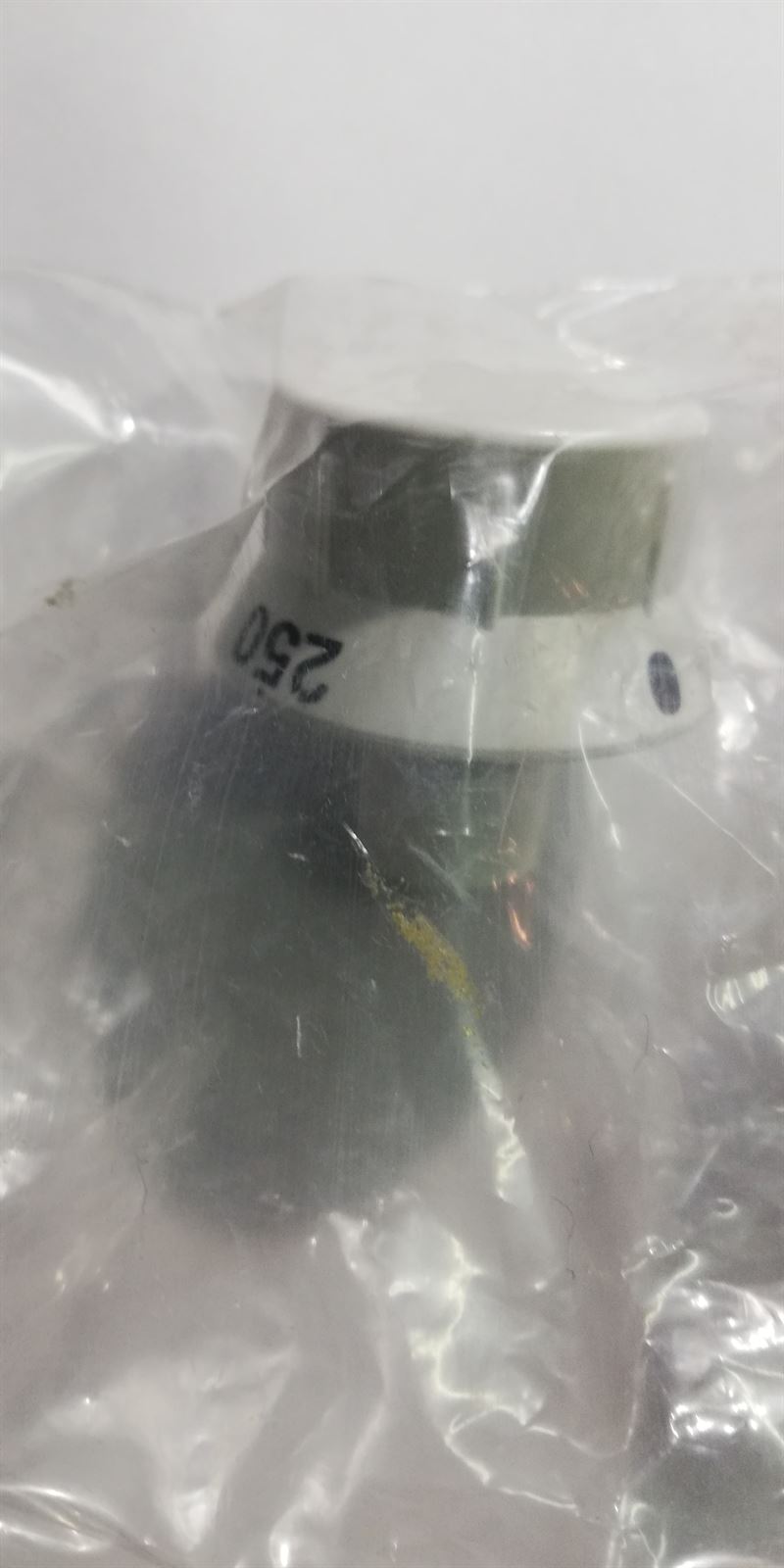 MANDO TERMOSTATO HORNO WHIRLPOOL, DIAMETRO 40/16 MM, LARGO TOTAL 40MM, LARGO QUE SOBRESALE 17MM, DIAMETRO AGUJERO 6MM,  481941129095 - Imagen 3