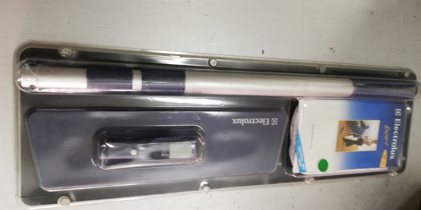 MOPA MICROFIBRA LAVABLE, LIMPIADORA SUELOS, PAREDES, MANGO TELESCOPICO, RECAMBIO ORIGINAL ELECTROLUX,   9001953869 - Imagen 2