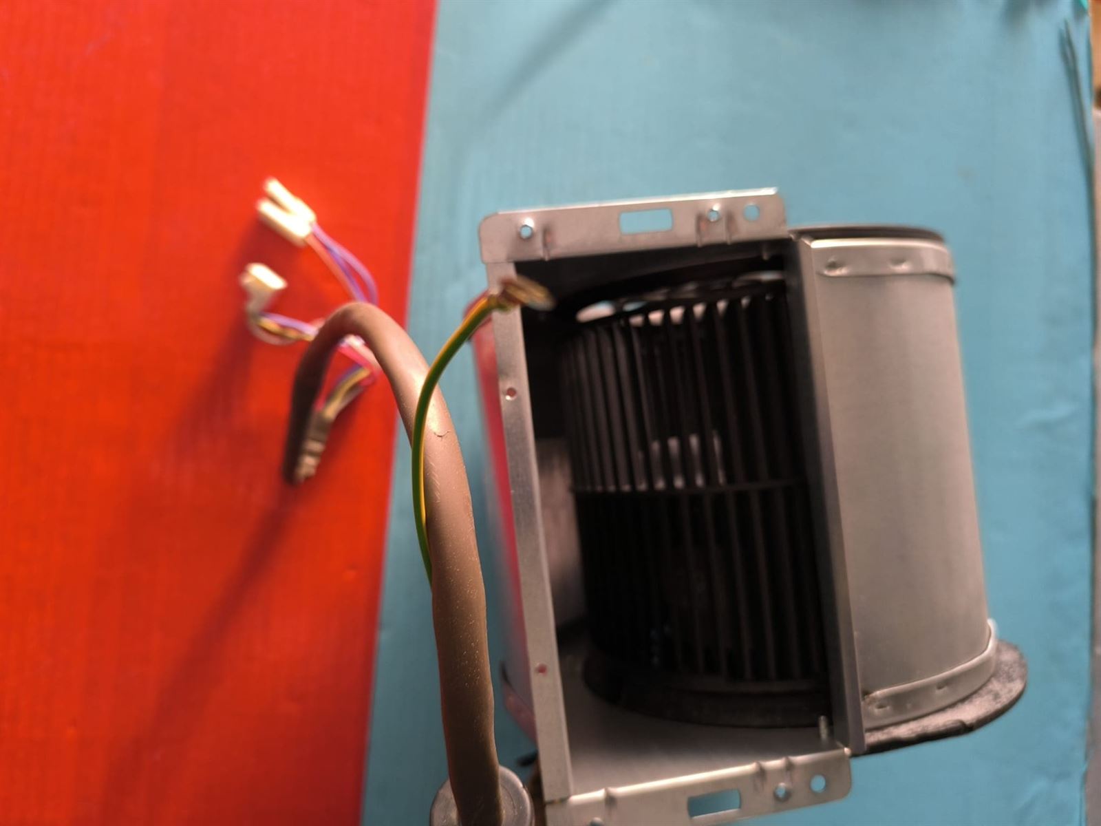 MOTOR CAMPANA AEG, ELECTROLUX, 942121607,EFC9404, SALIDA 180X95MM, DIAMETRO 195MM, RECAMBIO ORIGINAL, 50289537008 - Imagen 1
