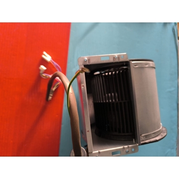 MOTOR CAMPANA AEG, ELECTROLUX, 942121607,EFC9404, SALIDA 180X95MM, DIAMETRO 195MM, RECAMBIO ORIGINAL, 50289537008 - Imagen 1