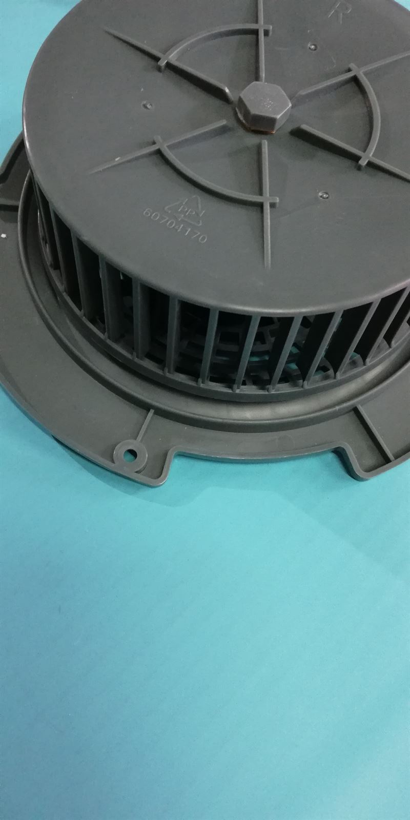 MOTOR CAMPANA IZQUIERDO, DIAMETRO TURBINA 140 MM, DIAMETRO TOTAL 215 MM, 6 CABLES,  15104026 - Imagen 2